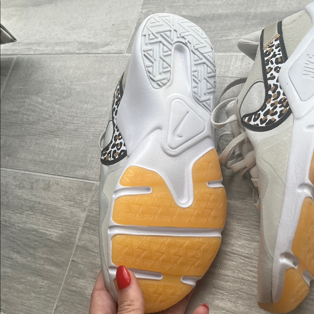 Nike Cream and Leopard Essential 2 Women’s Sneakers - Picture 4 of 4